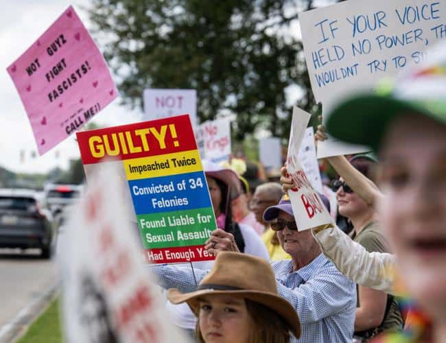 Baton Rouge ‘No Kings’ protest draws hundreds of residents with a message to Perkins Road park